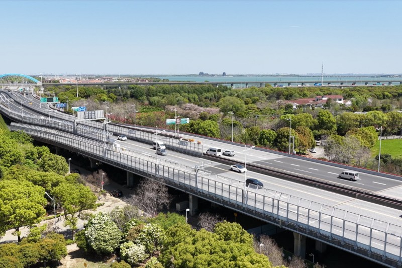 交通零中斷，星華街高架支座無感換新